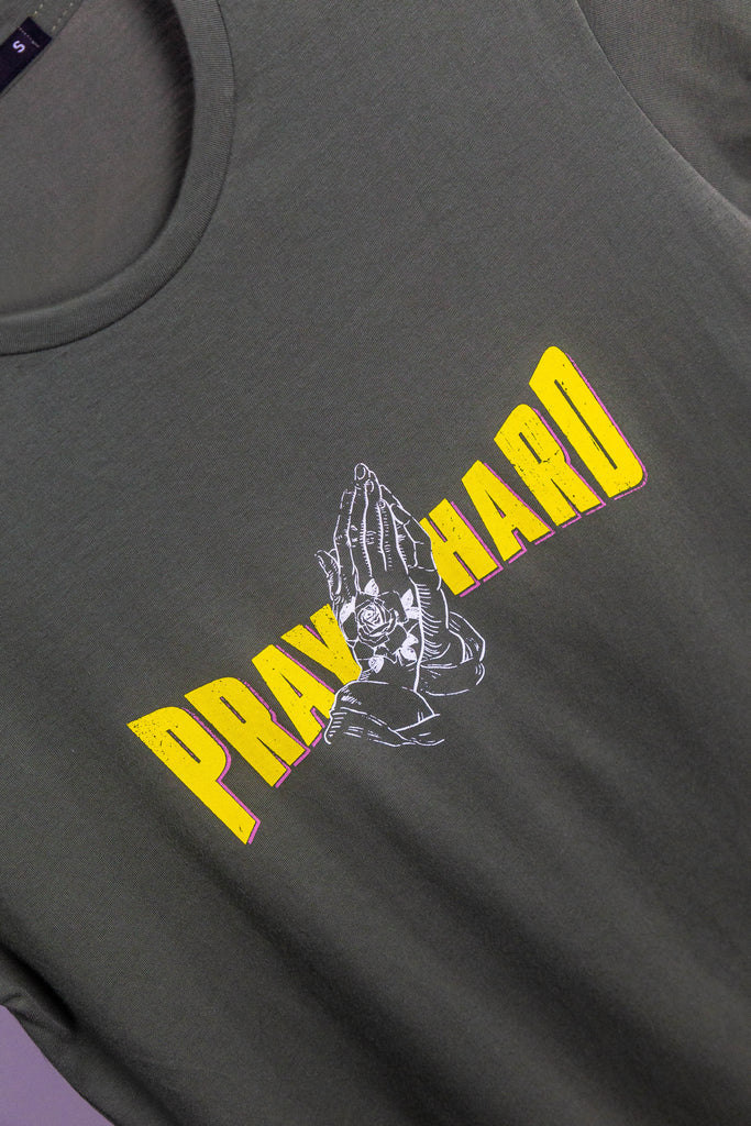 T-shirt PRAY HARD
